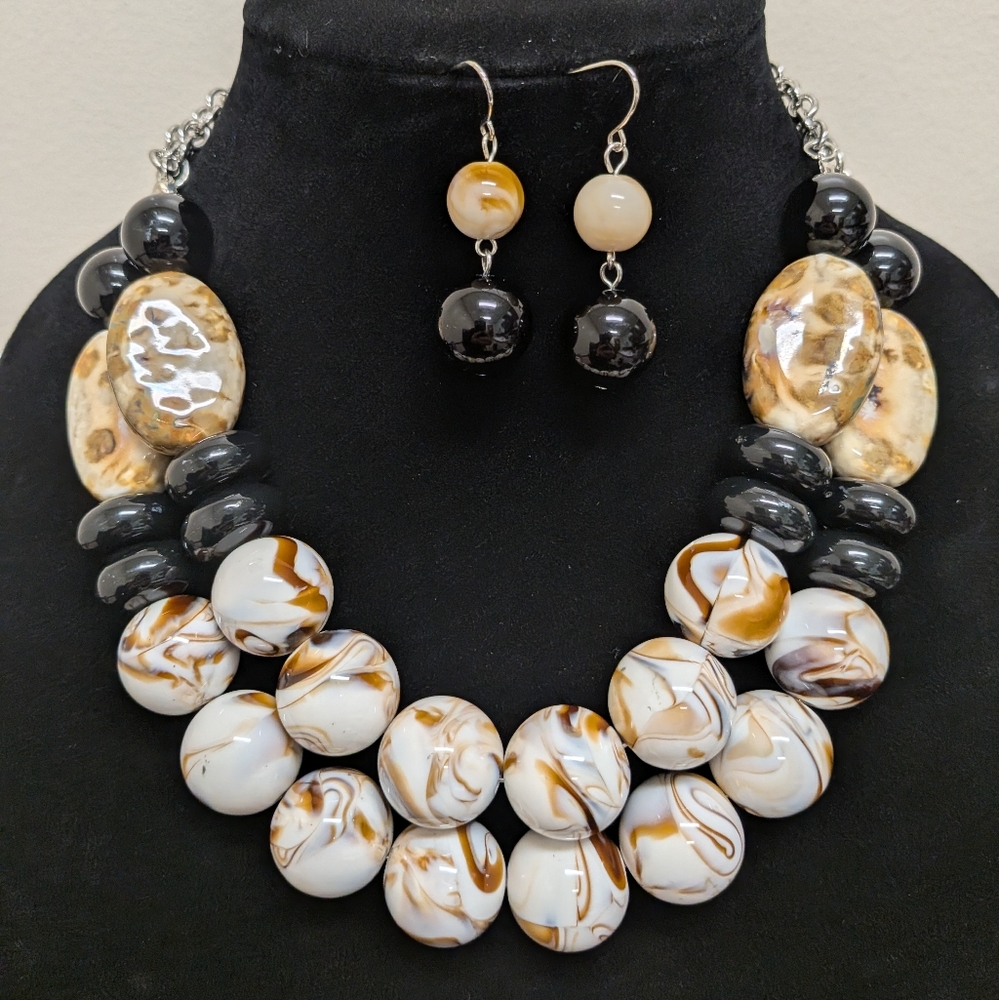 Erica Lyons Black and Cream Swirl Necklace Set